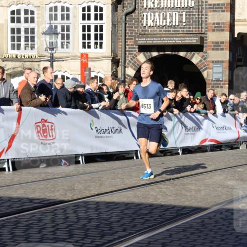 06.10.2024 - 19. swb-Marathon Bremen Strokosch-Dieckow http://msf.ph/oto/7359574 06.10.2024 10:32:03 Ziel 8300, 8371, 8513, 9063 meine-sportfotos.de