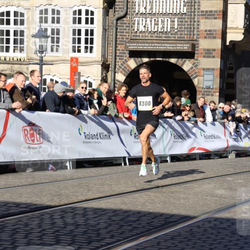 06.10.2024 - 19. swb-Marathon Bremen Strokosch-Dieckow http://msf.ph/oto/7359707 06.10.2024 10:32:09 Ziel 8300, 8371, 9063 meine-sportfotos.de