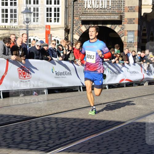 06.10.2024 - 19. swb-Marathon Bremen Strokosch-Dieckow http://msf.ph/oto/7359845 06.10.2024 10:32:14 Ziel 8371, 8780, 9063 meine-sportfotos.de