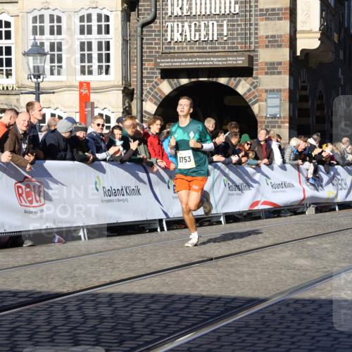 06.10.2024 - 19. swb-Marathon Bremen Strokosch-Dieckow http://msf.ph/oto/7360145 06.10.2024 10:32:34 Ziel 7247, 8211, 8753, 8780 meine-sportfotos.de