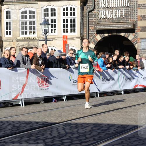 06.10.2024 - 19. swb-Marathon Bremen Strokosch-Dieckow http://msf.ph/oto/7360209 06.10.2024 10:32:35 Ziel 7247, 8211, 8753, 8780 meine-sportfotos.de