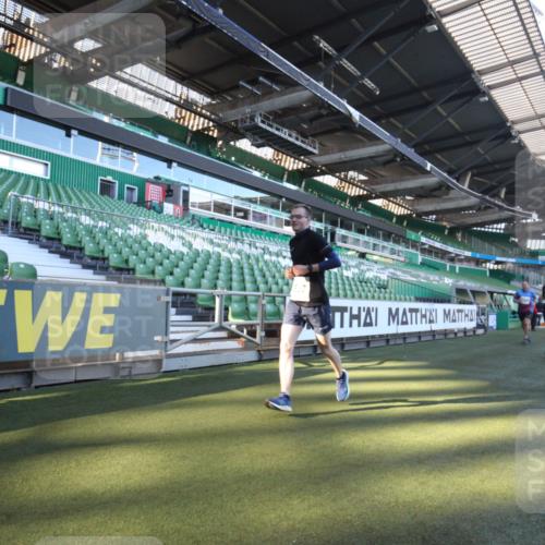 06.10.2024 - 19. swb-Marathon Bremen Yannick Fuchs http://msf.ph/oto/7360267 06.10.2024 10:25:54 Laufen im Stadion 7141, 7294, 7403, 7429, 7433, 7485, 7496, 7508, 7548, 7771, 7793, 7826, 7978, 8075, 8177, 8242, 8301, 8321, 8426, 8481, 8492, 8497, 8555, 8659, 8713, 8715, 8775, 8793, 8806, 8812, 8905, 8996, 8997, 9034, 9061 meine-sportfotos.de