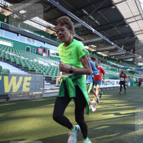 06.10.2024 - 19. swb-Marathon Bremen Yannick Fuchs http://msf.ph/oto/7360386 06.10.2024 10:26:11 Laufen im Stadion 7045, 7141, 7294, 7327, 7403, 7414, 7429, 7433, 7485, 7508, 7771, 7793, 7874, 7978, 8075, 8177, 8192, 8301, 8321, 8376, 8426, 8492, 8555, 8601, 8733, 8775, 8793, 8814, 8913, 8970, 8973, 8996, 8997, 9000, 9034, 9051, 9054, 9061, 9084 meine-sportfotos.de