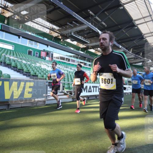 06.10.2024 - 19. swb-Marathon Bremen Yannick Fuchs http://msf.ph/oto/7360415 06.10.2024 10:26:17 Laufen im Stadion 7045, 7141, 7294, 7327, 7403, 7414, 7429, 7485, 7508, 7576, 7720, 7771, 7874, 7978, 8075, 8177, 8192, 8301, 8321, 8376, 8426, 8452, 8492, 8555, 8601, 8733, 8775, 8793, 8814, 8870, 8913, 8970, 8973, 8996, 8997, 9000, 9034, 9051, 9054, 9061, 9084 meine-sportfotos.de