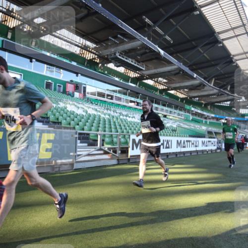 06.10.2024 - 19. swb-Marathon Bremen Yannick Fuchs http://msf.ph/oto/7360474 06.10.2024 10:26:20 Laufen im Stadion 7045, 7141, 7327, 7403, 7414, 7429, 7485, 7508, 7576, 7720, 7771, 7874, 7978, 8075, 8177, 8192, 8301, 8321, 8376, 8426, 8452, 8492, 8555, 8601, 8733, 8775, 8793, 8814, 8870, 8913, 8970, 8973, 8996, 8997, 9000, 9025, 9034, 9051, 9054, 9084 meine-sportfotos.de