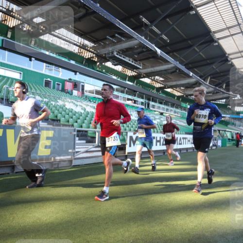 06.10.2024 - 19. swb-Marathon Bremen Yannick Fuchs http://msf.ph/oto/7360512 06.10.2024 10:26:25 Laufen im Stadion 7045, 7141, 7327, 7403, 7414, 7485, 7508, 7576, 7720, 7771, 7874, 7978, 8075, 8192, 8321, 8376, 8426, 8452, 8555, 8578, 8601, 8733, 8775, 8793, 8814, 8870, 8913, 8970, 8973, 8996, 8997, 9000, 9025, 9034, 9051, 9054, 9070, 9084 meine-sportfotos.de