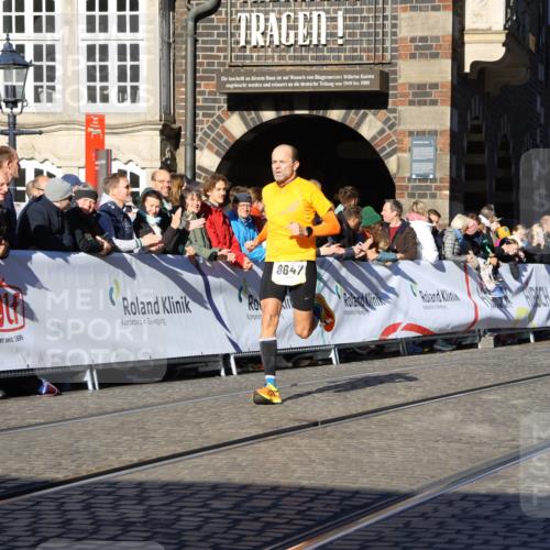 06.10.2024 - 19. swb-Marathon Bremen Strokosch-Dieckow http://msf.ph/oto/7360575 06.10.2024 10:32:59 Ziel 8647 meine-sportfotos.de