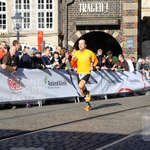 06.10.2024 - 19. swb-Marathon Bremen Strokosch-Dieckow http://msf.ph/oto/7360594 06.10.2024 10:32:59 Ziel 8647 meine-sportfotos.de
