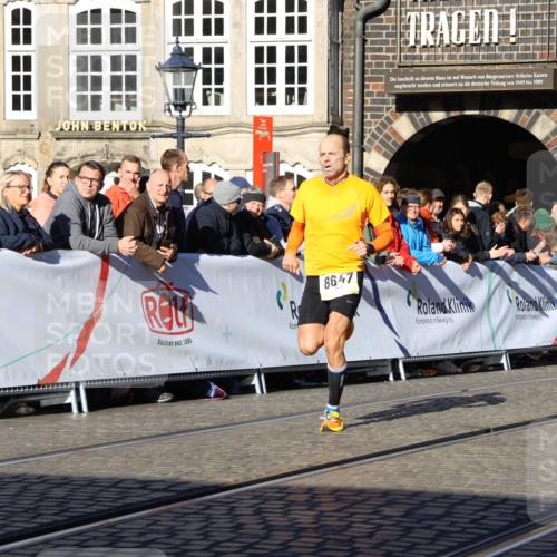 06.10.2024 - 19. swb-Marathon Bremen Strokosch-Dieckow http://msf.ph/oto/7360636 06.10.2024 10:32:59 Ziel 8647 meine-sportfotos.de