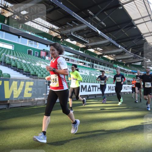 06.10.2024 - 19. swb-Marathon Bremen Yannick Fuchs http://msf.ph/oto/7360674 06.10.2024 10:26:55 Laufen im Stadion 7008, 7491, 7576, 7720, 7887, 7953, 8103, 8172, 8238, 8239, 8335, 8452, 8460, 8475, 8561, 8567, 8568, 8578, 8580, 8585, 8636, 8645, 8652, 8732, 8817, 8870, 8904, 9016, 9025, 9032, 9070, 9110 meine-sportfotos.de