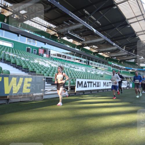 06.10.2024 - 19. swb-Marathon Bremen Yannick Fuchs http://msf.ph/oto/7360776 06.10.2024 10:27:08 Laufen im Stadion 7008, 7491, 7560, 7717, 7833, 7887, 7953, 8103, 8150, 8172, 8238, 8239, 8335, 8460, 8475, 8561, 8567, 8568, 8580, 8585, 8610, 8635, 8636, 8645, 8652, 8658, 8732, 8764, 8777, 8817, 8856, 8901, 8904, 9016, 9027, 9032, 9085, 9110 meine-sportfotos.de