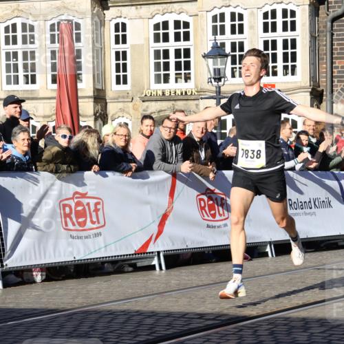 06.10.2024 - 19. swb-Marathon Bremen Strokosch-Dieckow http://msf.ph/oto/7360899 06.10.2024 10:33:30 Ziel 7838, 8664 meine-sportfotos.de
