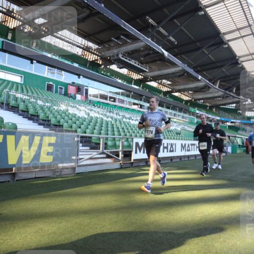 06.10.2024 - 19. swb-Marathon Bremen Yannick Fuchs http://msf.ph/oto/7360923 06.10.2024 10:27:34 Laufen im Stadion 7008, 7052, 7184, 7198, 7214, 7452, 7560, 7594, 7638, 7647, 7673, 7717, 7833, 7876, 8066, 8150, 8239, 8316, 8351, 8580, 8610, 8635, 8658, 8701, 8732, 8754, 8764, 8774, 8777, 8801, 8836, 8856, 8901, 8904, 8943, 8980, 9016, 9027, 9085, 9110 meine-sportfotos.de