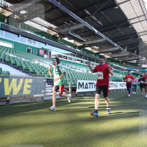 06.10.2024 - 19. swb-Marathon Bremen Yannick Fuchs http://msf.ph/oto/7361082 06.10.2024 10:27:56 Laufen im Stadion 7025, 7094, 7095, 7184, 7198, 7214, 7303, 7364, 7452, 7464, 7501, 7594, 7638, 7647, 7673, 7876, 8066, 8173, 8185, 8288, 8316, 8351, 8403, 8405, 8456, 8701, 8711, 8716, 8754, 8801, 8816, 8824, 8827, 8836, 8891, 8943, 8980, 9040, 9060 meine-sportfotos.de