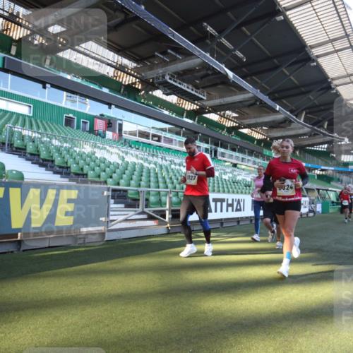 06.10.2024 - 19. swb-Marathon Bremen Yannick Fuchs http://msf.ph/oto/7361095 06.10.2024 10:27:59 Laufen im Stadion 7025, 7094, 7095, 7184, 7195, 7198, 7214, 7303, 7364, 7452, 7464, 7501, 7538, 7594, 7638, 7647, 7876, 7965, 8066, 8173, 8185, 8288, 8316, 8374, 8403, 8405, 8411, 8456, 8569, 8701, 8711, 8716, 8754, 8801, 8816, 8824, 8827, 8836, 8891, 8943, 9040, 9060 meine-sportfotos.de