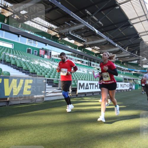 06.10.2024 - 19. swb-Marathon Bremen Yannick Fuchs http://msf.ph/oto/7361103 06.10.2024 10:27:59 Laufen im Stadion 7025, 7094, 7095, 7184, 7195, 7198, 7214, 7303, 7364, 7452, 7464, 7501, 7538, 7594, 7638, 7647, 7876, 7965, 8066, 8173, 8185, 8288, 8316, 8374, 8403, 8405, 8411, 8456, 8569, 8701, 8711, 8716, 8754, 8801, 8816, 8824, 8827, 8836, 8891, 8943, 9040, 9060 meine-sportfotos.de