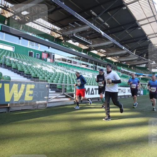 06.10.2024 - 19. swb-Marathon Bremen Yannick Fuchs http://msf.ph/oto/7361155 06.10.2024 10:28:08 Laufen im Stadion 7025, 7094, 7095, 7195, 7198, 7214, 7216, 7217, 7303, 7364, 7402, 7464, 7501, 7538, 7541, 7568, 7569, 7594, 7965, 8066, 8173, 8185, 8261, 8288, 8374, 8403, 8405, 8411, 8456, 8498, 8526, 8551, 8569, 8711, 8716, 8816, 8824, 8827, 8836, 8877, 8891, 8943, 8966, 9040, 9060 meine-sportfotos.de