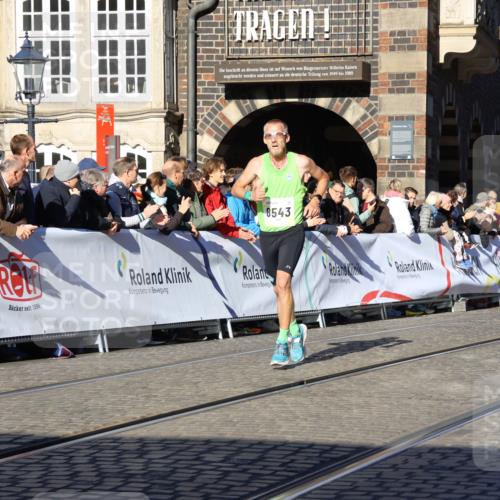 06.10.2024 - 19. swb-Marathon Bremen Strokosch-Dieckow http://msf.ph/oto/7361165 06.10.2024 10:33:50 Ziel 8139, 8423, 8543, 8735, 8938 meine-sportfotos.de