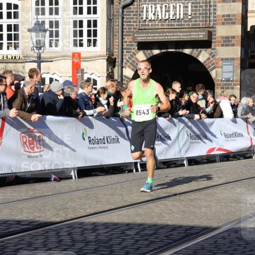 06.10.2024 - 19. swb-Marathon Bremen Strokosch-Dieckow http://msf.ph/oto/7361225 06.10.2024 10:33:50 Ziel 8139, 8423, 8543, 8735, 8938 meine-sportfotos.de