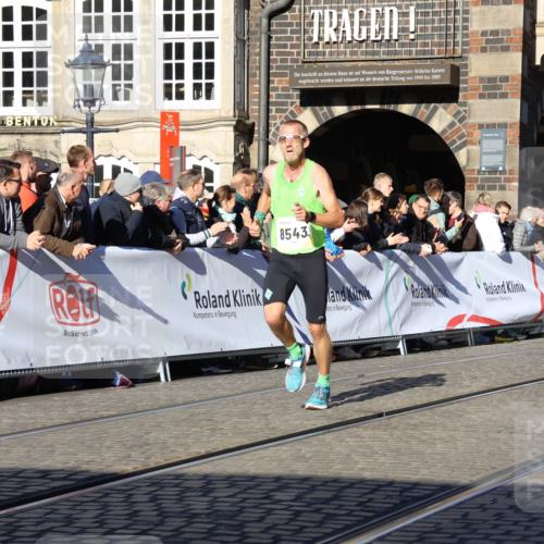 06.10.2024 - 19. swb-Marathon Bremen Strokosch-Dieckow http://msf.ph/oto/7361236 06.10.2024 10:33:50 Ziel 8139, 8423, 8543, 8735, 8938 meine-sportfotos.de