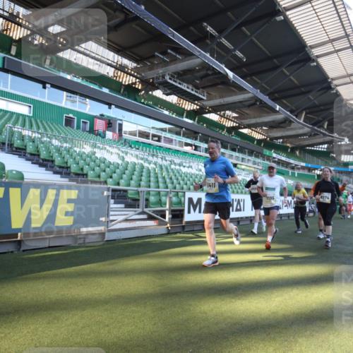 06.10.2024 - 19. swb-Marathon Bremen Yannick Fuchs http://msf.ph/oto/7361245 06.10.2024 10:28:18 Laufen im Stadion 7025, 7041, 7094, 7095, 7195, 7216, 7217, 7303, 7364, 7402, 7464, 7501, 7511, 7538, 7541, 7568, 7569, 7594, 7697, 7897, 7965, 8067, 8173, 8185, 8261, 8288, 8334, 8374, 8403, 8405, 8411, 8456, 8488, 8498, 8526, 8551, 8569, 8711, 8716, 8816, 8824, 8827, 8833, 8877, 8891, 8966, 8991, 9040, 9060 meine-sportfotos.de