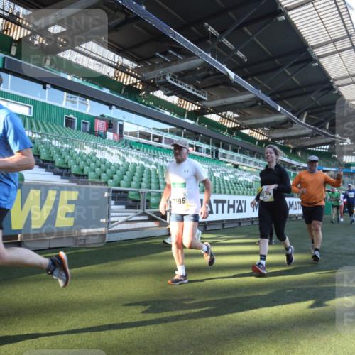 06.10.2024 - 19. swb-Marathon Bremen Yannick Fuchs http://msf.ph/oto/7361269 06.10.2024 10:28:19 Laufen im Stadion 7025, 7041, 7086, 7094, 7095, 7195, 7216, 7217, 7303, 7364, 7402, 7464, 7501, 7511, 7538, 7541, 7568, 7569, 7697, 7897, 7965, 8067, 8173, 8185, 8261, 8288, 8323, 8334, 8374, 8403, 8405, 8411, 8456, 8488, 8498, 8526, 8551, 8569, 8711, 8716, 8816, 8824, 8827, 8833, 8877, 8891, 8966, 8991, 9040, 9060 meine-sportfotos.de