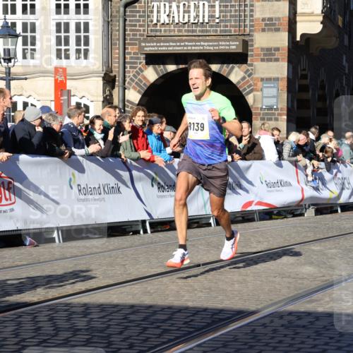 06.10.2024 - 19. swb-Marathon Bremen Strokosch-Dieckow http://msf.ph/oto/7361276 06.10.2024 10:33:51 Ziel 8139, 8423, 8543, 8735, 8750, 8938 meine-sportfotos.de