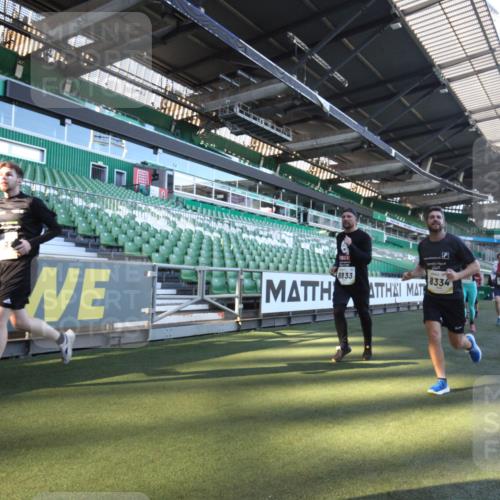 06.10.2024 - 19. swb-Marathon Bremen Yannick Fuchs http://msf.ph/oto/7361450 06.10.2024 10:28:34 Laufen im Stadion 7025, 7041, 7086, 7195, 7216, 7217, 7218, 7296, 7402, 7501, 7511, 7521, 7526, 7538, 7541, 7568, 7569, 7697, 7776, 7827, 7897, 7940, 7965, 8067, 8251, 8261, 8306, 8323, 8334, 8374, 8411, 8419, 8488, 8498, 8526, 8536, 8551, 8566, 8569, 8665, 8833, 8877, 8891, 8966, 8968, 8990, 8991, 9038, 9040, 9060 meine-sportfotos.de