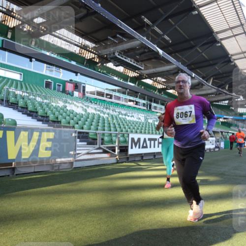 06.10.2024 - 19. swb-Marathon Bremen Yannick Fuchs http://msf.ph/oto/7361489 06.10.2024 10:28:36 Laufen im Stadion 7025, 7041, 7086, 7195, 7216, 7217, 7218, 7296, 7402, 7501, 7511, 7521, 7526, 7538, 7541, 7568, 7569, 7697, 7776, 7827, 7897, 7940, 7965, 8067, 8251, 8261, 8306, 8323, 8334, 8374, 8411, 8419, 8488, 8498, 8526, 8536, 8551, 8566, 8569, 8665, 8833, 8877, 8891, 8966, 8968, 8990, 8991, 9038, 9060, 9080 meine-sportfotos.de