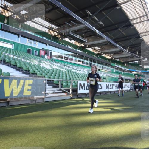 06.10.2024 - 19. swb-Marathon Bremen Yannick Fuchs http://msf.ph/oto/7361532 06.10.2024 10:28:43 Laufen im Stadion 7041, 7086, 7099, 7195, 7216, 7217, 7218, 7296, 7402, 7511, 7521, 7526, 7538, 7541, 7568, 7569, 7590, 7697, 7776, 7827, 7897, 7940, 7965, 8018, 8067, 8244, 8251, 8261, 8306, 8323, 8334, 8336, 8419, 8488, 8498, 8526, 8536, 8551, 8566, 8569, 8665, 8819, 8833, 8877, 8965, 8966, 8968, 8990, 8991, 9014, 9038, 9080 meine-sportfotos.de