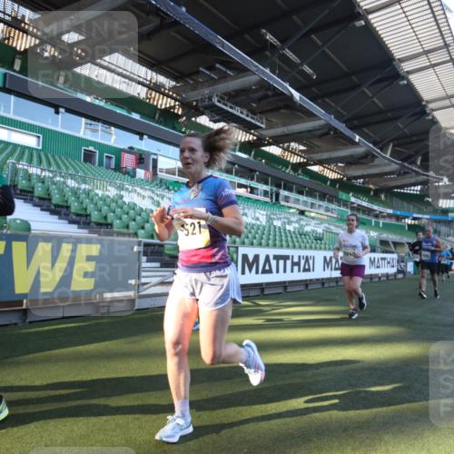 06.10.2024 - 19. swb-Marathon Bremen Yannick Fuchs http://msf.ph/oto/7361579 06.10.2024 10:28:46 Laufen im Stadion 7041, 7086, 7099, 7216, 7217, 7218, 7296, 7402, 7511, 7521, 7526, 7541, 7568, 7569, 7590, 7671, 7697, 7776, 7827, 7897, 7940, 8018, 8067, 8244, 8251, 8306, 8323, 8334, 8336, 8419, 8488, 8498, 8526, 8536, 8566, 8665, 8819, 8833, 8877, 8965, 8966, 8968, 8990, 8991, 9014, 9038, 9080 meine-sportfotos.de