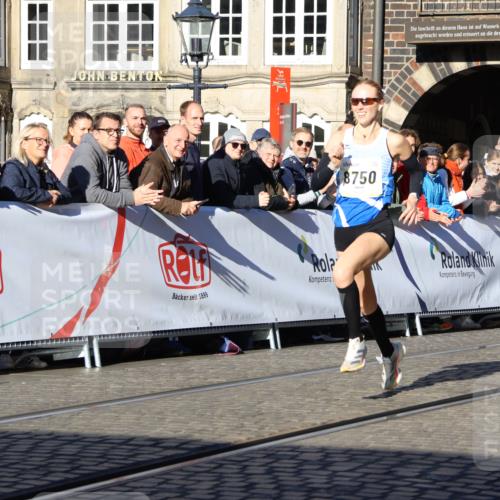06.10.2024 - 19. swb-Marathon Bremen Strokosch-Dieckow http://msf.ph/oto/7361580 06.10.2024 10:34:08 Ziel 8750 meine-sportfotos.de