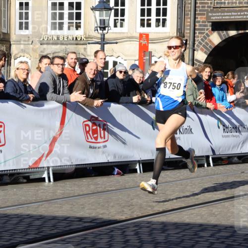 06.10.2024 - 19. swb-Marathon Bremen Strokosch-Dieckow http://msf.ph/oto/7361590 06.10.2024 10:34:08 Ziel 8750 meine-sportfotos.de