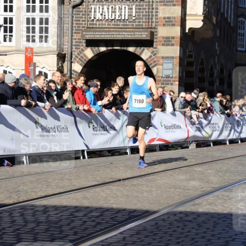 06.10.2024 - 19. swb-Marathon Bremen Strokosch-Dieckow http://msf.ph/oto/7361671 06.10.2024 10:34:25 Ziel 7190, 8531, 8655 meine-sportfotos.de