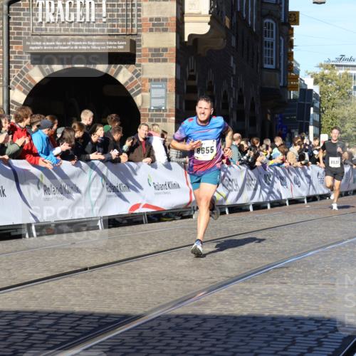 06.10.2024 - 19. swb-Marathon Bremen Strokosch-Dieckow http://msf.ph/oto/7361800 06.10.2024 10:34:35 Ziel 8442, 8531, 8655, 8681 meine-sportfotos.de