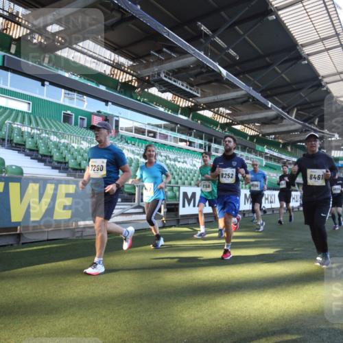 06.10.2024 - 19. swb-Marathon Bremen Yannick Fuchs http://msf.ph/oto/7361802 06.10.2024 10:29:13 Laufen im Stadion 7099, 7290, 7296, 7334, 7370, 7590, 7671, 7683, 7714, 7776, 7800, 7825, 7983, 7992, 8018, 8092, 8098, 8156, 8157, 8158, 8244, 8252, 8306, 8330, 8336, 8419, 8443, 8461, 8522, 8525, 8536, 8575, 8596, 8604, 8665, 8819, 8828, 8835, 8843, 8875, 8894, 8951, 8953, 8965, 9001, 9014, 9038, 9066, 9080, 9106 meine-sportfotos.de