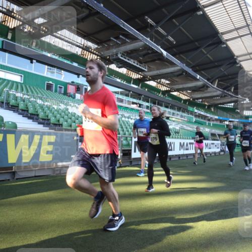 06.10.2024 - 19. swb-Marathon Bremen Yannick Fuchs http://msf.ph/oto/7361916 06.10.2024 10:29:26 Laufen im Stadion 7066, 7117, 7194, 7290, 7334, 7370, 7372, 7384, 7671, 7683, 7706, 7714, 7768, 7800, 7825, 7870, 7931, 7983, 7992, 8001, 8092, 8098, 8156, 8157, 8158, 8215, 8252, 8330, 8424, 8443, 8458, 8461, 8522, 8525, 8570, 8575, 8596, 8604, 8609, 8828, 8835, 8843, 8854, 8875, 8894, 8925, 8951, 8953, 9001, 9014, 9066, 9106 meine-sportfotos.de