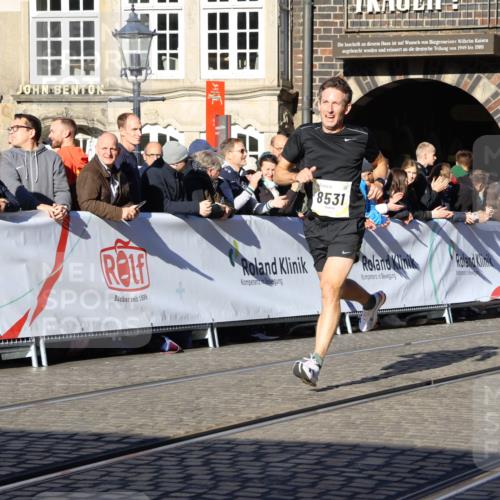 06.10.2024 - 19. swb-Marathon Bremen Strokosch-Dieckow http://msf.ph/oto/7361940 06.10.2024 10:34:39 Ziel 8442, 8531, 8655, 8681 meine-sportfotos.de
