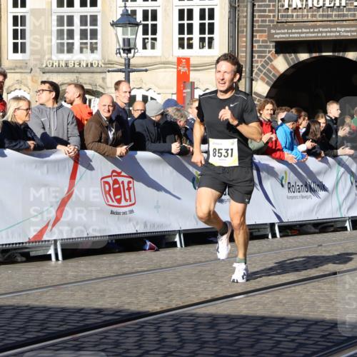06.10.2024 - 19. swb-Marathon Bremen Strokosch-Dieckow http://msf.ph/oto/7361973 06.10.2024 10:34:39 Ziel 8442, 8531, 8655, 8681 meine-sportfotos.de