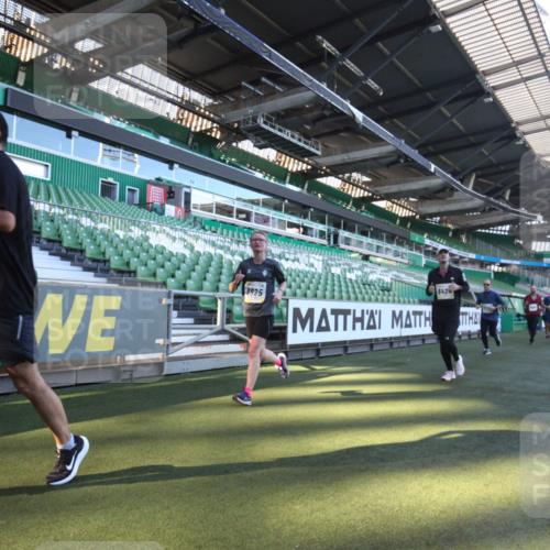 06.10.2024 - 19. swb-Marathon Bremen Yannick Fuchs http://msf.ph/oto/7362003 06.10.2024 10:29:38 Laufen im Stadion 7060, 7061, 7066, 7117, 7193, 7194, 7334, 7340, 7370, 7372, 7384, 7451, 7542, 7696, 7706, 7714, 7768, 7784, 7800, 7823, 7870, 7931, 7983, 7989, 7992, 8001, 8092, 8098, 8156, 8157, 8158, 8215, 8252, 8330, 8362, 8424, 8458, 8461, 8522, 8525, 8570, 8575, 8604, 8609, 8763, 8767, 8828, 8835, 8854, 8875, 8894, 8925, 8951, 8953, 8954, 9001, 9066, 9106 meine-sportfotos.de