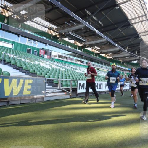 06.10.2024 - 19. swb-Marathon Bremen Yannick Fuchs http://msf.ph/oto/7362022 06.10.2024 10:29:42 Laufen im Stadion 7060, 7061, 7066, 7117, 7146, 7193, 7194, 7334, 7340, 7370, 7372, 7384, 7451, 7542, 7620, 7696, 7706, 7714, 7768, 7784, 7800, 7823, 7870, 7931, 7983, 7989, 7992, 8001, 8092, 8098, 8156, 8215, 8330, 8362, 8424, 8458, 8522, 8525, 8570, 8575, 8609, 8629, 8763, 8767, 8768, 8835, 8854, 8869, 8875, 8925, 8951, 8953, 8954, 9001, 9066 meine-sportfotos.de