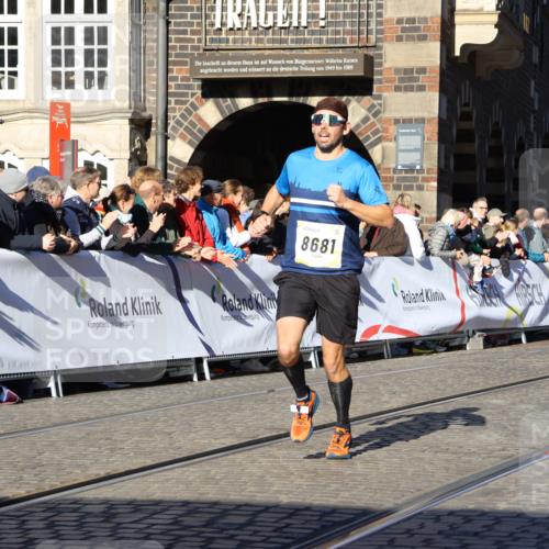 06.10.2024 - 19. swb-Marathon Bremen Strokosch-Dieckow http://msf.ph/oto/7362057 06.10.2024 10:34:49 Ziel 8442, 8681, 8791 meine-sportfotos.de