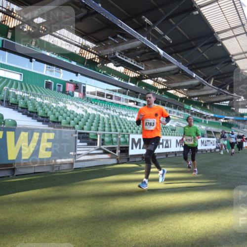 06.10.2024 - 19. swb-Marathon Bremen Yannick Fuchs http://msf.ph/oto/7362123 06.10.2024 10:29:55 Laufen im Stadion 7060, 7061, 7066, 7117, 7146, 7176, 7193, 7194, 7340, 7361, 7372, 7384, 7412, 7451, 7542, 7585, 7620, 7629, 7630, 7696, 7706, 7714, 7752, 7768, 7784, 7823, 7870, 7931, 7989, 7992, 8001, 8109, 8215, 8219, 8223, 8290, 8328, 8330, 8332, 8333, 8362, 8424, 8440, 8458, 8465, 8477, 8524, 8570, 8609, 8629, 8639, 8748, 8763, 8767, 8768, 8794, 8803, 8834, 8854, 8869, 8925, 8951, 8954, 9001, 9066 meine-sportfotos.de