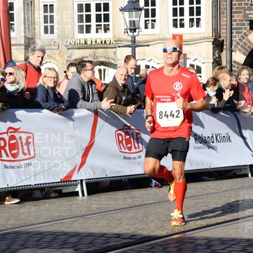 06.10.2024 - 19. swb-Marathon Bremen Strokosch-Dieckow http://msf.ph/oto/7362177 06.10.2024 10:34:52 Ziel 8442, 8681, 8791 meine-sportfotos.de