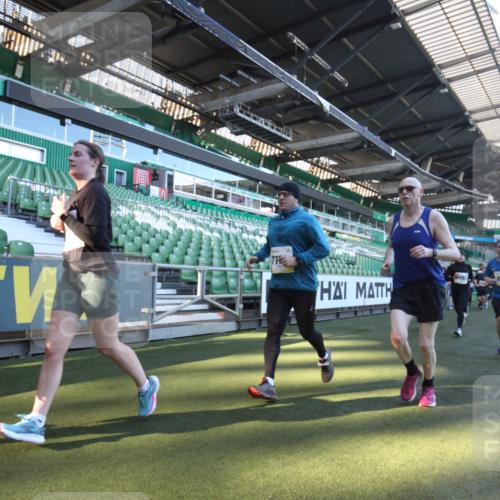 06.10.2024 - 19. swb-Marathon Bremen Yannick Fuchs http://msf.ph/oto/7362200 06.10.2024 10:30:08 Laufen im Stadion 7060, 7061, 7066, 7146, 7176, 7193, 7194, 7340, 7361, 7412, 7451, 7542, 7585, 7613, 7620, 7629, 7630, 7696, 7698, 7706, 7752, 7784, 7823, 7870, 7931, 7962, 7989, 8041, 8109, 8186, 8219, 8223, 8290, 8328, 8332, 8333, 8354, 8362, 8428, 8440, 8465, 8477, 8524, 8552, 8629, 8639, 8748, 8763, 8767, 8768, 8783, 8794, 8802, 8803, 8834, 8841, 8854, 8869, 8897, 8933, 8954, 9008, 9023, 9065, 9081 meine-sportfotos.de