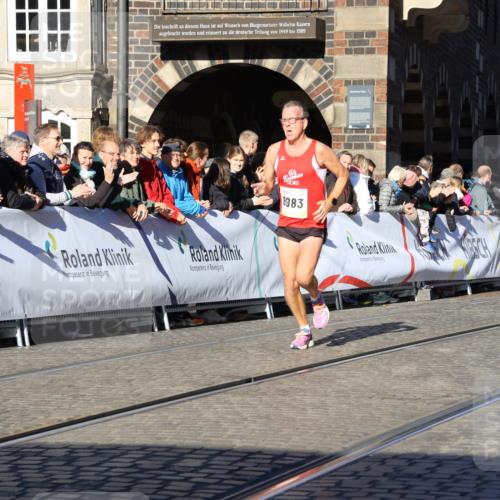 06.10.2024 - 19. swb-Marathon Bremen Strokosch-Dieckow http://msf.ph/oto/7362311 06.10.2024 10:35:14 Ziel 7098, 8577, 8983 meine-sportfotos.de