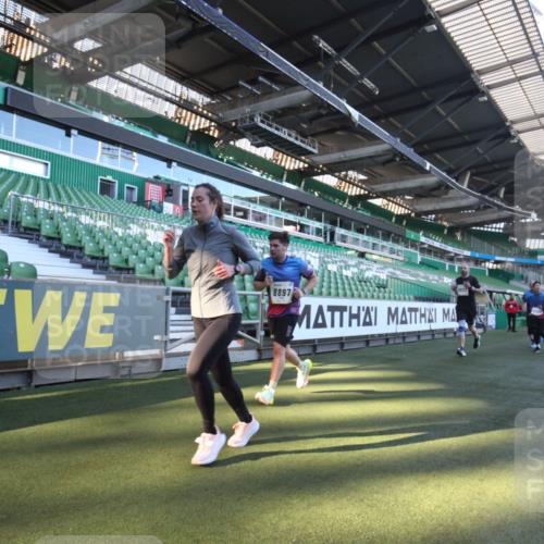 06.10.2024 - 19. swb-Marathon Bremen Yannick Fuchs http://msf.ph/oto/7362317 06.10.2024 10:30:17 Laufen im Stadion 7029, 7053, 7146, 7176, 7302, 7340, 7361, 7412, 7585, 7613, 7620, 7629, 7630, 7696, 7698, 7752, 7784, 7962, 8036, 8041, 8109, 8186, 8219, 8223, 8290, 8328, 8332, 8333, 8354, 8362, 8428, 8440, 8465, 8469, 8477, 8524, 8552, 8629, 8639, 8748, 8763, 8768, 8783, 8794, 8802, 8803, 8834, 8841, 8869, 8897, 8898, 8933, 9008, 9023, 9065, 9081 meine-sportfotos.de