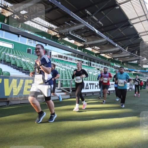 06.10.2024 - 19. swb-Marathon Bremen Yannick Fuchs http://msf.ph/oto/7362350 06.10.2024 10:30:25 Laufen im Stadion 7029, 7046, 7053, 7144, 7146, 7176, 7302, 7361, 7412, 7585, 7613, 7620, 7629, 7630, 7698, 7752, 7962, 8036, 8041, 8109, 8186, 8219, 8223, 8290, 8328, 8332, 8333, 8354, 8428, 8440, 8465, 8469, 8477, 8524, 8552, 8622, 8629, 8639, 8748, 8783, 8794, 8802, 8803, 8834, 8841, 8869, 8897, 8898, 8931, 8933, 9008, 9023, 9065, 9081 meine-sportfotos.de