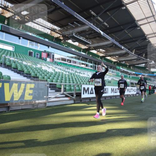 06.10.2024 - 19. swb-Marathon Bremen Yannick Fuchs http://msf.ph/oto/7362378 06.10.2024 10:30:27 Laufen im Stadion 7029, 7046, 7053, 7144, 7176, 7302, 7361, 7412, 7585, 7613, 7629, 7630, 7698, 7752, 7962, 8036, 8041, 8109, 8186, 8219, 8223, 8290, 8328, 8332, 8333, 8354, 8428, 8440, 8465, 8469, 8477, 8524, 8552, 8622, 8639, 8748, 8783, 8794, 8802, 8803, 8834, 8841, 8897, 8898, 8931, 8933, 8960, 9008, 9023, 9065, 9081 meine-sportfotos.de