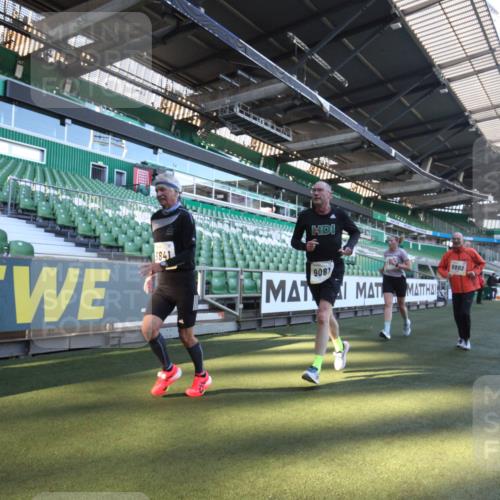 06.10.2024 - 19. swb-Marathon Bremen Yannick Fuchs http://msf.ph/oto/7362394 06.10.2024 10:30:29 Laufen im Stadion 7029, 7046, 7053, 7144, 7176, 7302, 7361, 7412, 7585, 7613, 7629, 7630, 7698, 7752, 7962, 8036, 8041, 8109, 8186, 8219, 8223, 8290, 8328, 8332, 8333, 8354, 8428, 8440, 8465, 8469, 8477, 8524, 8552, 8622, 8639, 8748, 8783, 8794, 8802, 8803, 8834, 8841, 8897, 8898, 8931, 8933, 8960, 9008, 9023, 9065, 9081 meine-sportfotos.de